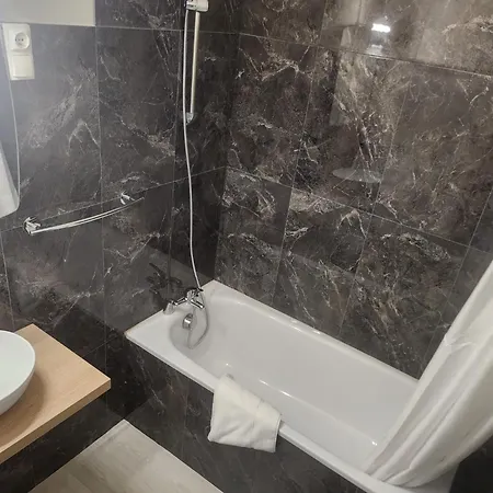 Et Restaurant Les2m Hotel Fontenay-le-Comte