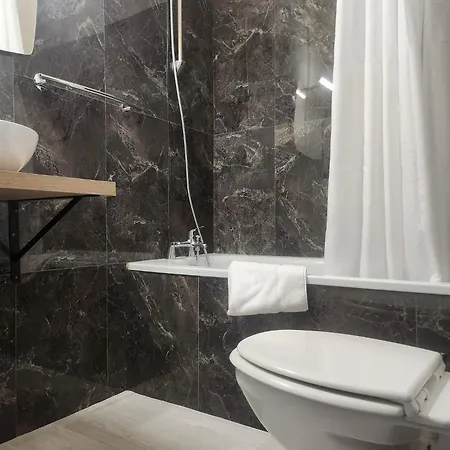 Et Restaurant Les2m フォントネー・ル・コント