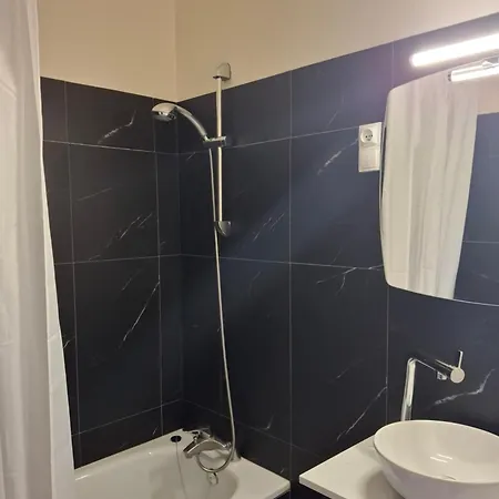 Et Restaurant Les2m フォントネー・ル・コント